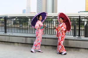They came from Thailand to experience Kimono, lovely mother and daughter!
